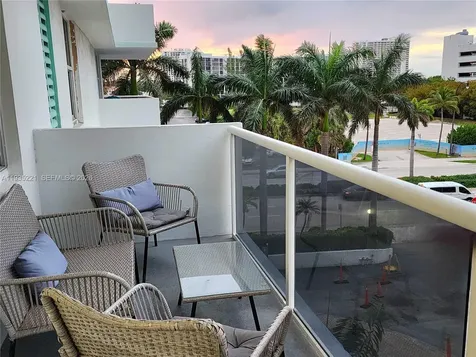 3725 S Ocean Drive Hollywood FL 33019