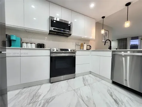 3725 S Ocean Drive Hollywood FL 33019