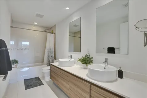 121 NE 34th Street Miami FL 33137