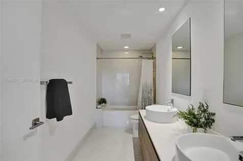 121 NE 34th Street Miami FL 33137