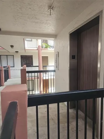 5460 W 21st Court Hialeah FL 33016
