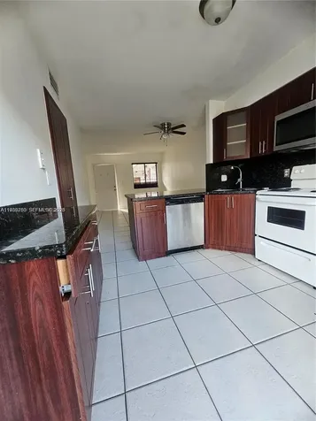 5460 W 21st Court Hialeah FL 33016