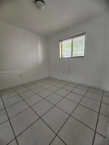 5460 W 21st Court Hialeah FL 33016