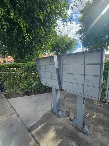 5460 W 21st Court Hialeah FL 33016