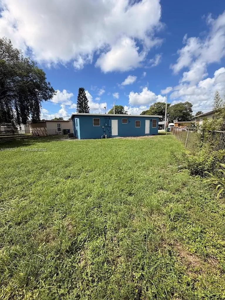 318 NW 30th Terrace Fort Lauderdale FL 33311