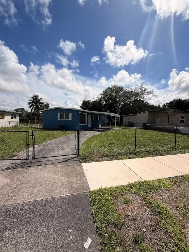 318 NW 30th Terrace Fort Lauderdale FL 33311