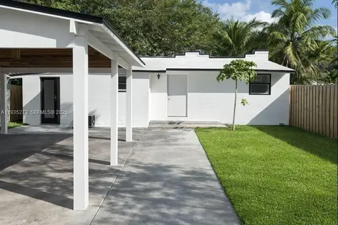 9407 NW 4th Avenue Miami FL 33150