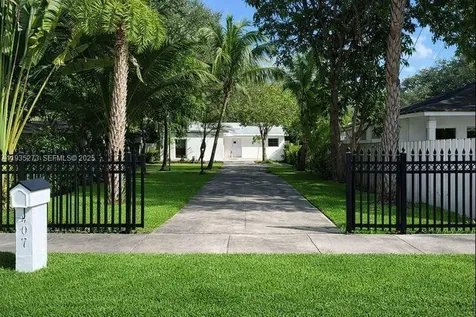 9407 NW 4th Avenue Miami FL 33150