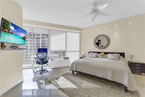 3101 S Ocean Drive Hollywood FL 33019