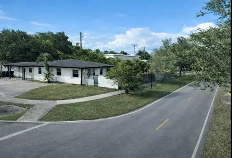 9201 SW 43rd Terrace Miami FL 33165