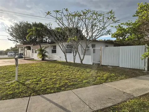 9201 SW 43rd Terrace Miami FL 33165