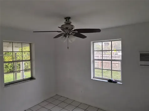 9201 SW 43rd Terrace Miami FL 33165