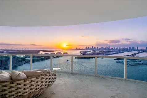 1000 S Pointe Drive Miami Beach FL 33139