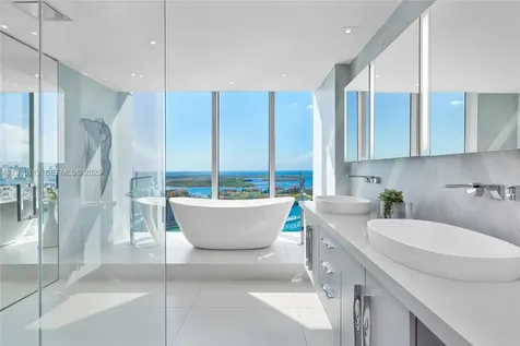 1000 S Pointe Drive Miami Beach FL 33139