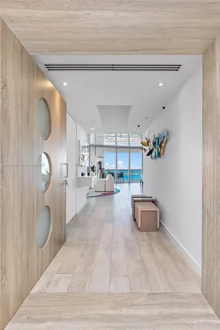 1000 S Pointe Drive Miami Beach FL 33139