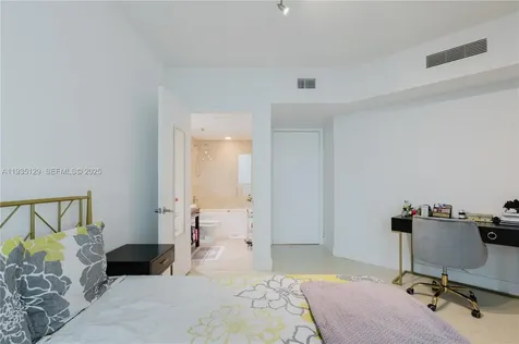 350 S Miami Avenue Miami FL 33130