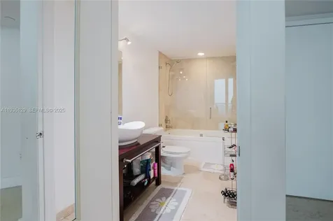 350 S Miami Avenue Miami FL 33130