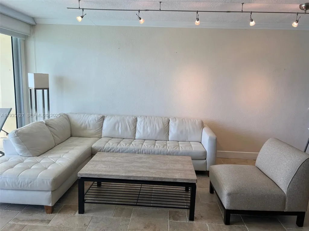 2501 S Ocean Drive Hollywood FL 33019