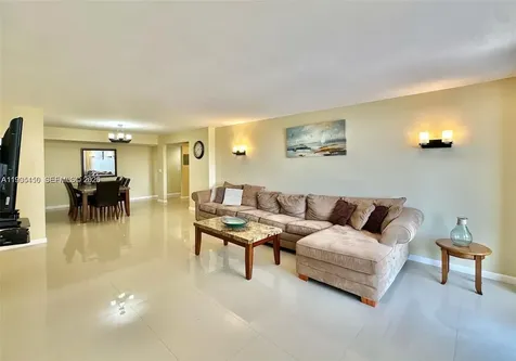 2401 S Ocean Drive Hollywood FL 33019