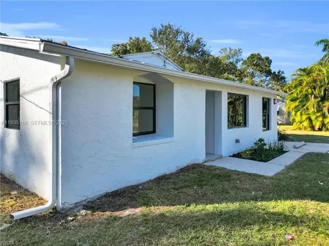 356 New York Drive Fort Myers FL 33905