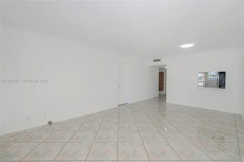 3181 S Ocean Drive Hallandale Beach FL 33009