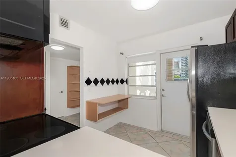 3181 S Ocean Drive Hallandale Beach FL 33009