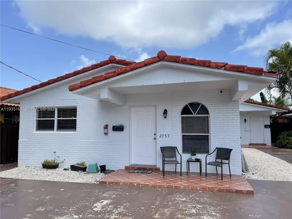 2757 SW 34th Avenue Miami FL 33133