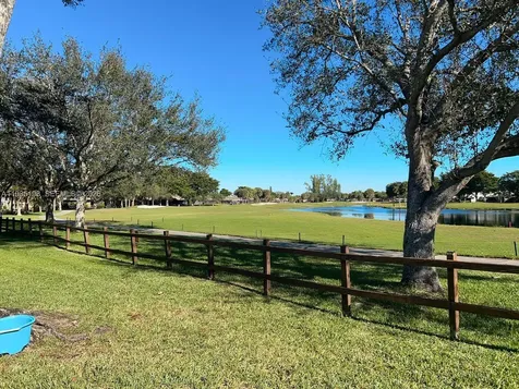 1121 W Fairway Road Pembroke Pines FL 33026
