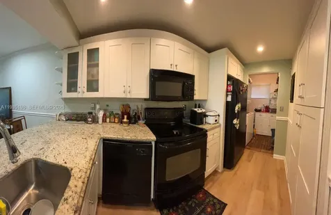1121 W Fairway Road Pembroke Pines FL 33026