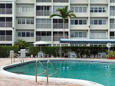 410 SE 2nd Street Hallandale Beach FL 33009