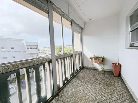 410 SE 2nd Street Hallandale Beach FL 33009
