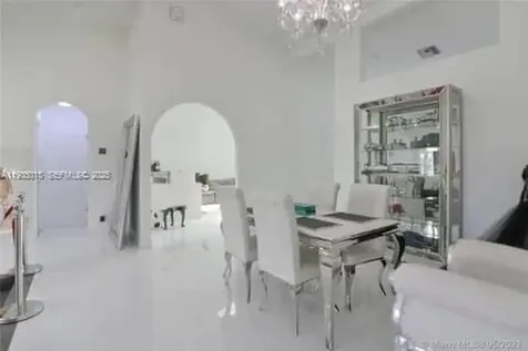 270 SE 7th Street Dania Beach FL 33004