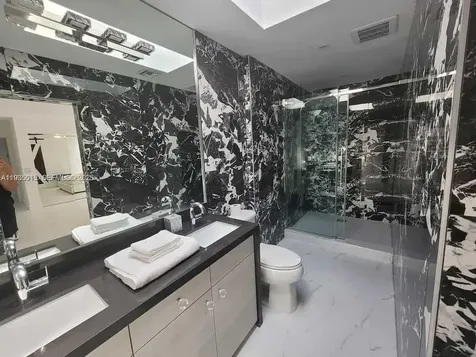 270 SE 7th Street Dania Beach FL 33004