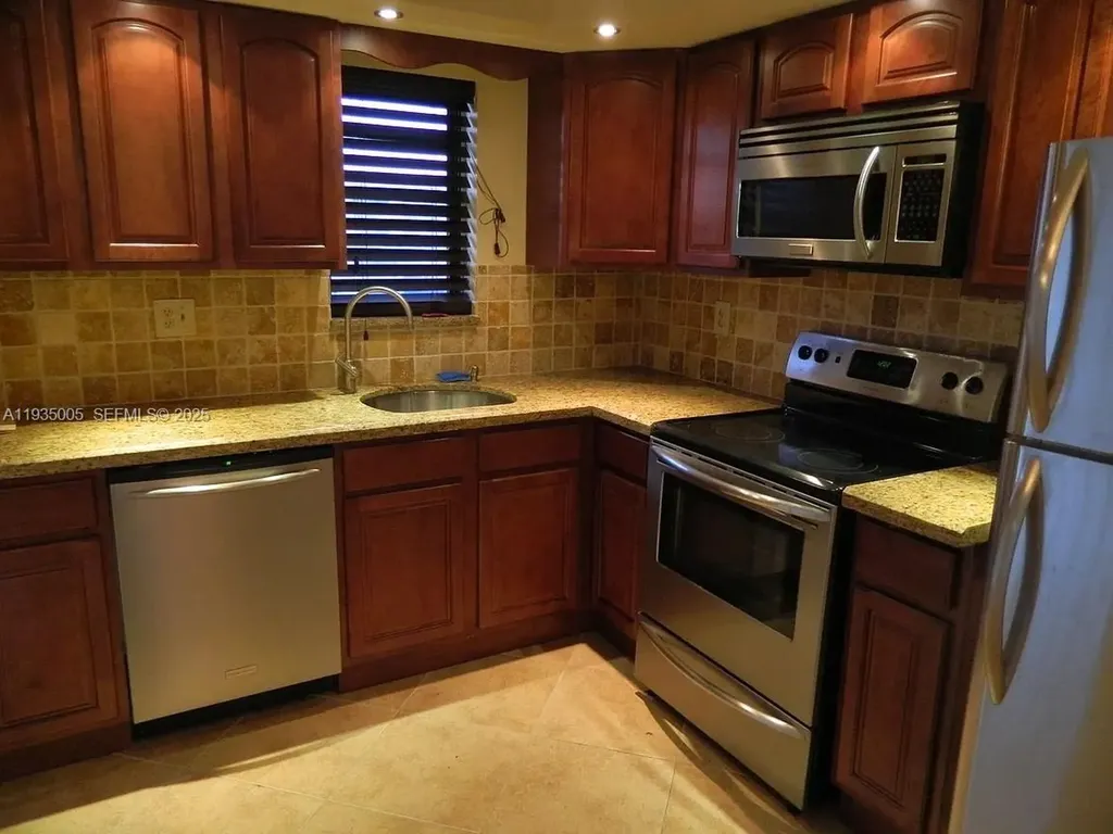 9440 SW 8th Street Boca Raton FL 33428