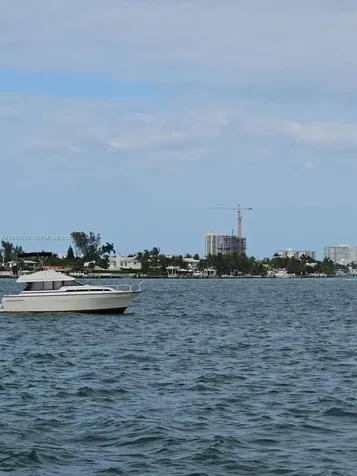 7601 E Treasure Drive / Dock D5 (for Rent) North Bay Village FL 33141