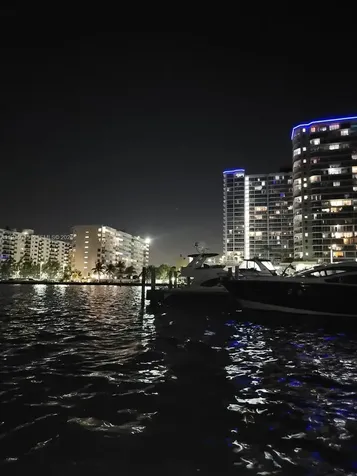 7601 E Treasure Drive / Dock D5 (for Rent) North Bay Village FL 33141