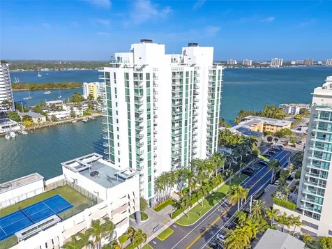 7928 East Drive Miami Beach FL 33141