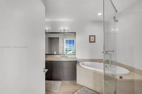 7928 East Drive Miami Beach FL 33141