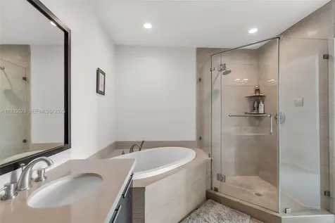 7928 East Drive Miami Beach FL 33141