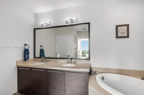 7928 East Drive Miami Beach FL 33141