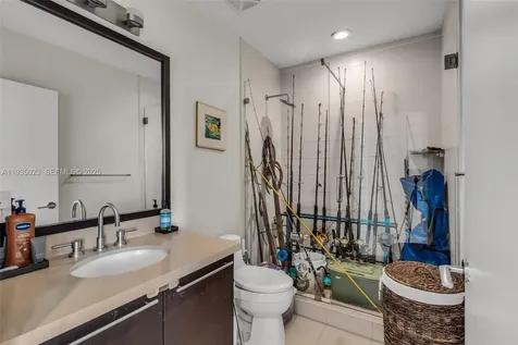 7928 East Drive Miami Beach FL 33141