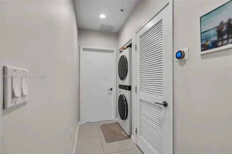 7928 East Drive Miami Beach FL 33141