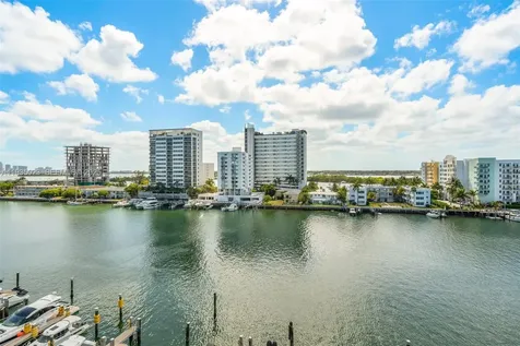 7928 East Drive Miami Beach FL 33141
