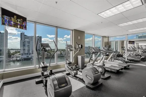 7928 East Drive Miami Beach FL 33141