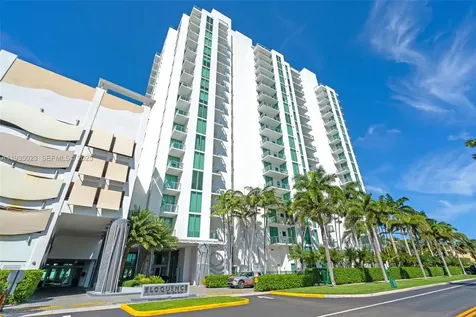 7928 East Drive Miami Beach FL 33141