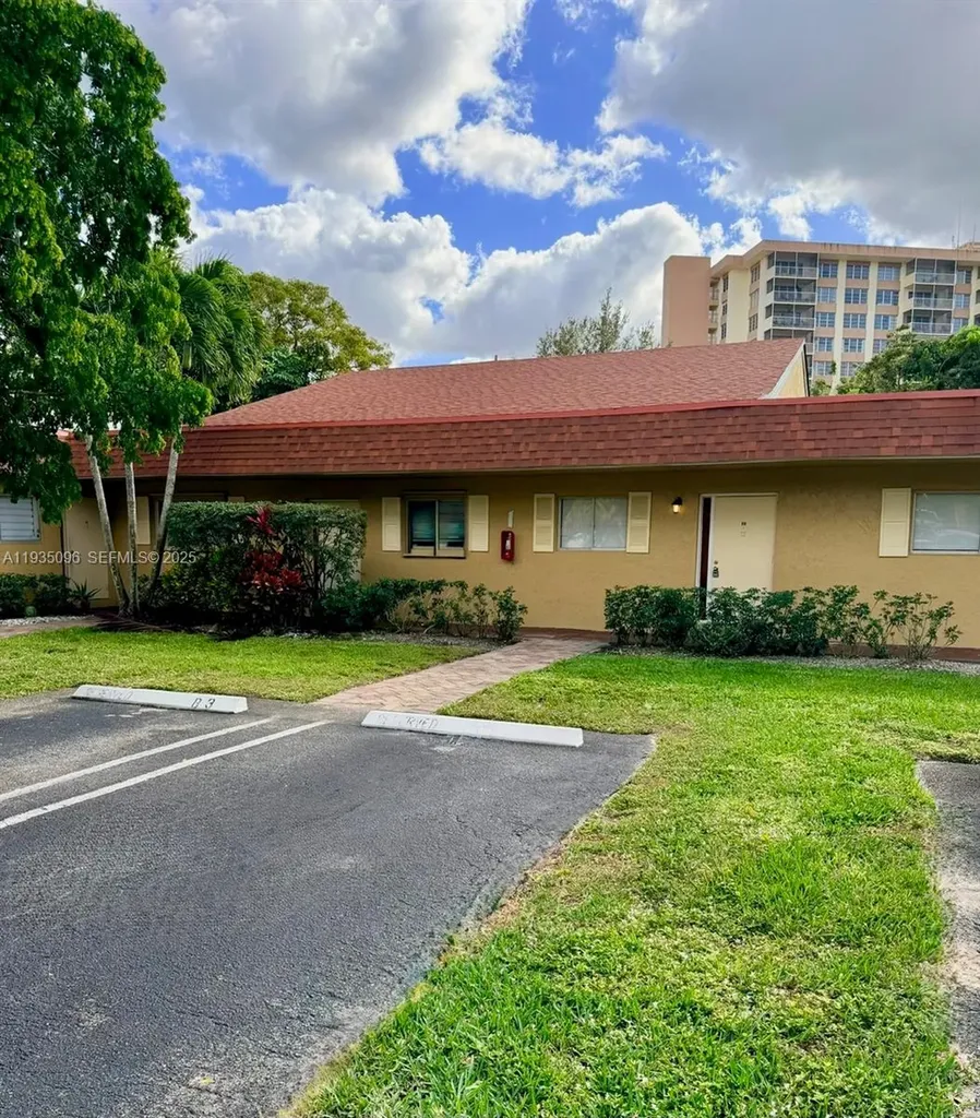 10722 La Placida Drive Coral Springs FL 33065