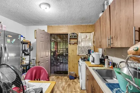 191 NW 83rd Street Miami FL 33150
