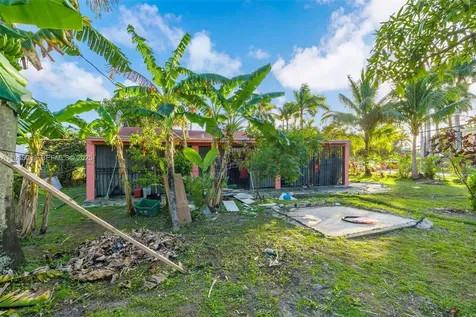 191 NW 83rd Street Miami FL 33150