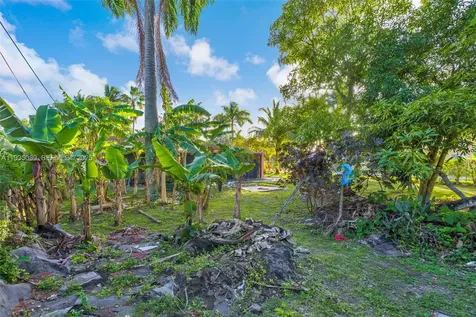 191 NW 83rd Street Miami FL 33150