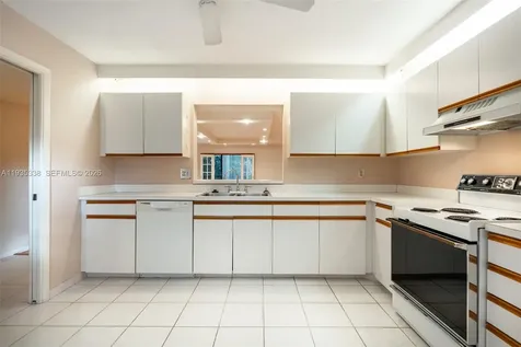 150 S Hollybrook Terrace Pembroke Pines FL 33025